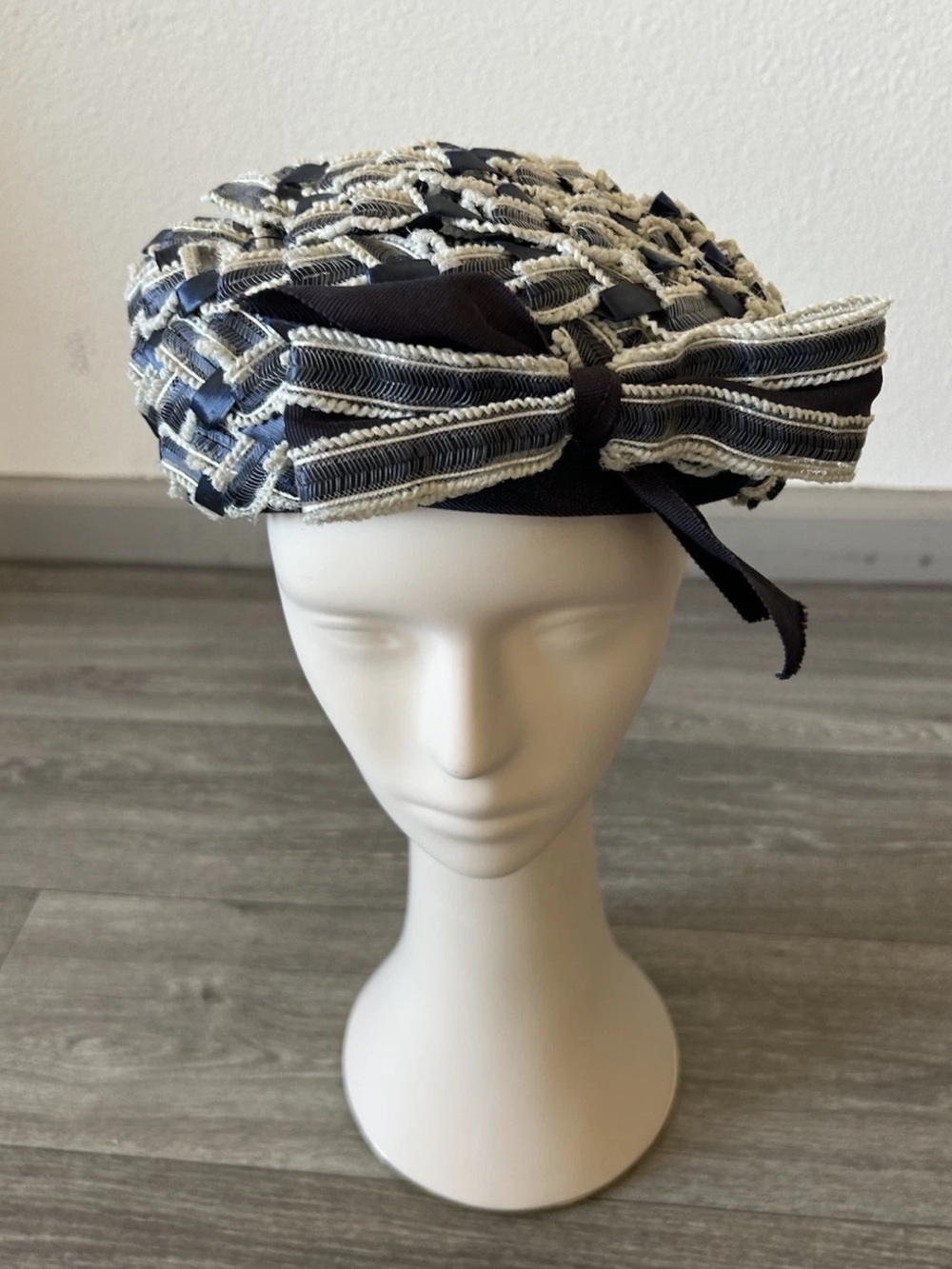 Vintage 50s 60s Navy Ivory Woven Ribbon Pillbox Hat Bow Church Cocktail
